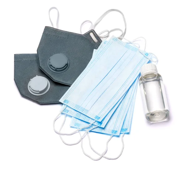 Vit flaska kräm, lotion, desinfektionsmedel eller flytande tvål och skyddsmask isolerad på vit bakgrund — Stockfoto