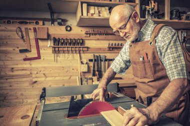 tablesaw onun atölye ile üst düzey woodworker
