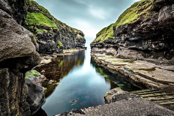 Gjogv faroe Island ünlü doğal limanlar
