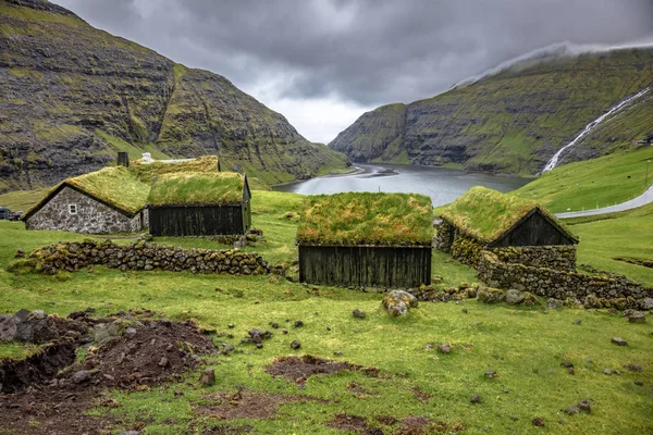 Casa Com Telhado Verde Saksun Ilhas Faroé — Fotografia de Stock