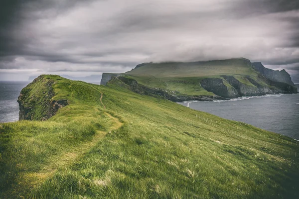 Mykines Faroe Adaları Yolu Deniz Feneri — Stok fotoğraf