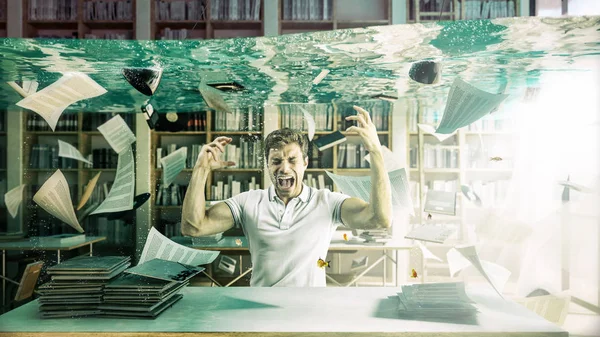 Estudiante Estresado Biblioteca Inundada Imagen Abstracta — Foto de Stock