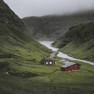 Yalnız evlerde saksun faroe Adası