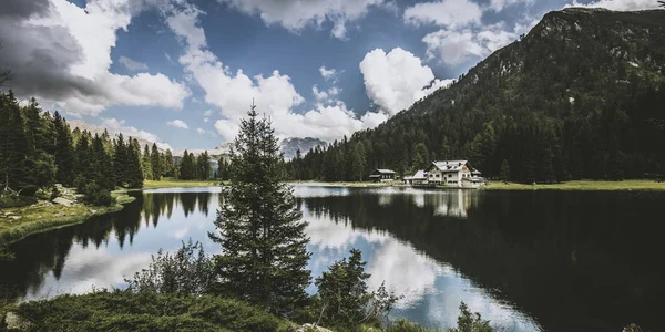 Talyan Alpleri Gölde Nambino — Stok fotoğraf