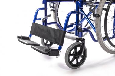 Tekerlekli sandalye beyaz arka plan üzerinde