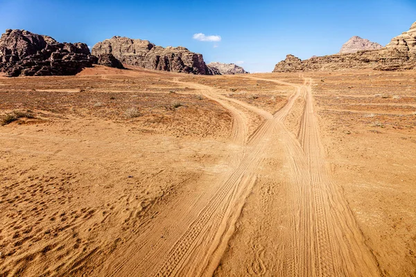 Wadi Rum çölünde parça — Stok fotoğraf