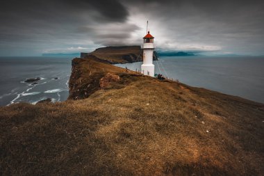 Mykines adasında deniz feneri, Faroe.