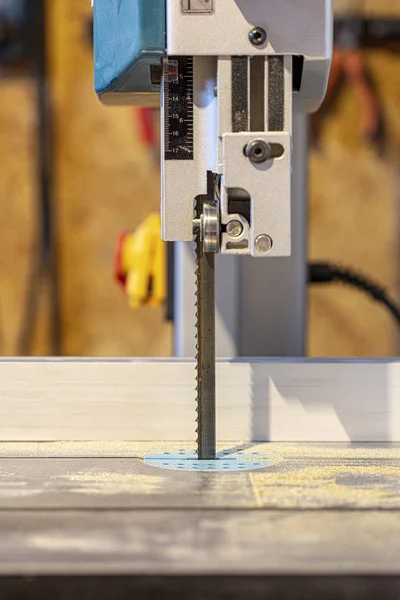 Detail of the blade of bandsaw — Stock Photo, Image