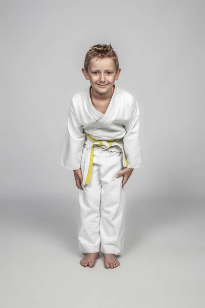 Porträtt Ett Barn Som Bär Kampsport Judogi Rei Position — Stockfoto