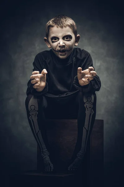 Gyermek Öltözött Készült Mint Egy Csontváz Halloween Party — Stock Fotó