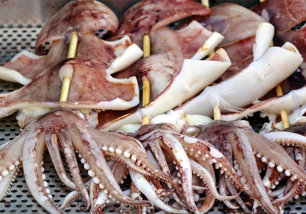 Tintenfisch Spieß Wird Gegrillt — Stockfoto