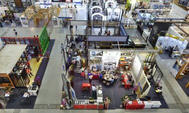 Kaohsiung, Tayvan--13 Eylül 2018: 2018 yapı malzeme Expo Kaohsiung Sergi Merkezi görünümü.