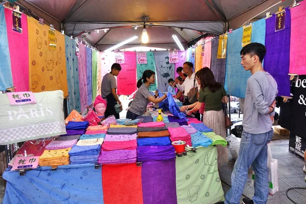 Market Stall Sells Towels — Stock Photo, Image
