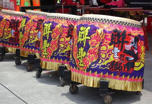 Grote versierde Chinese drums — Stockfoto
