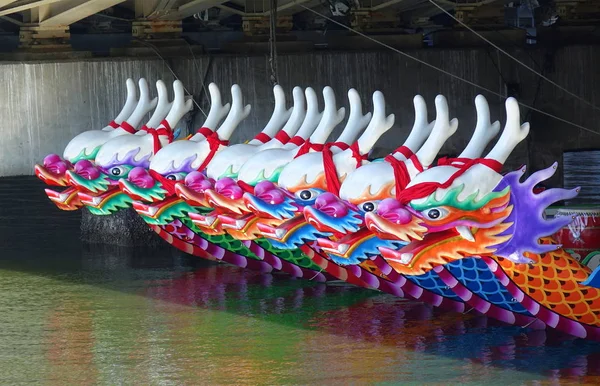 Traditionelle Drachenboote in Taiwan — Stockfoto