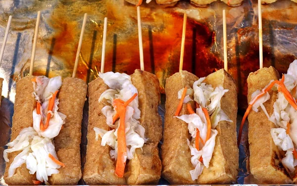 臭い 発酵 豆腐 と ピクルス キャベツ — ストック写真