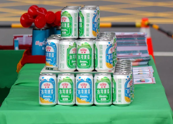 Latas de cerveza de Taiwán — Foto de Stock