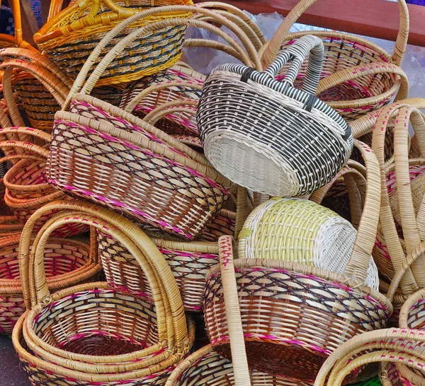 Cestas feitas à mão para venda — Fotografia de Stock