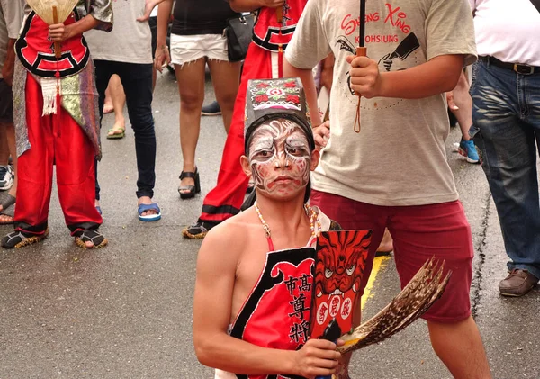 Kaohsiung Taiwan Června 2016 Mužští Tanečníci Obličejem Namalovanými Maskami Vystupují — Stock fotografie