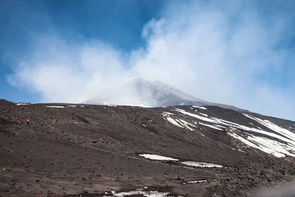 エトナ火山シチリア島 イタリアのサミットを喫煙 — ストック写真