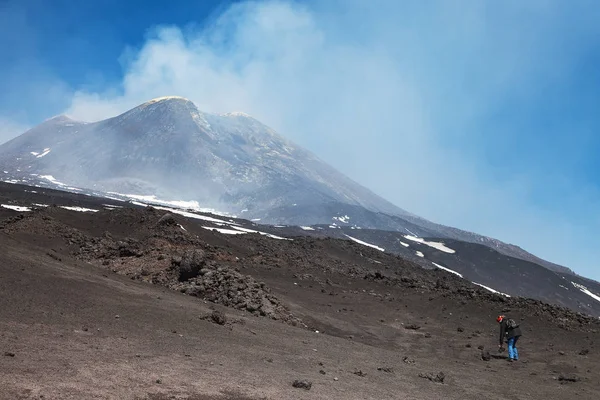 意大利西西里岛埃特纳火山火山吸烟高峰 — 图库照片