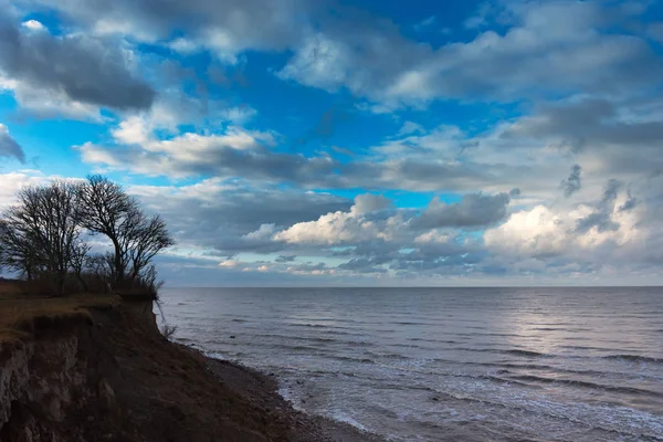 Costa Del Mar Báltico Contra Cielo Con Nubes Letonia —  Fotos de Stock