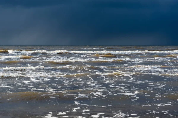 Céu Nublado Escuro Sobre Mar Báltico — Fotografia de Stock