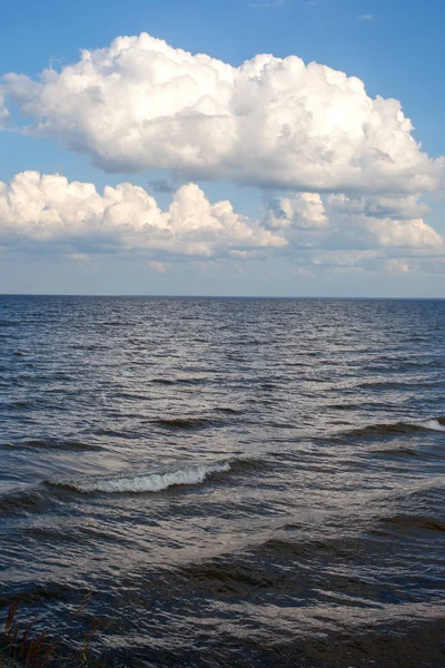 Nubes Blancas Sobre Mar Báltico —  Fotos de Stock