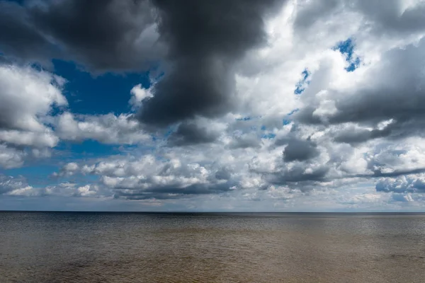 Nubes Oscuras Sobre Mar Báltico — Foto de Stock