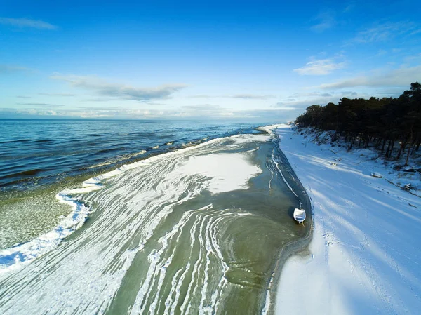 Costa Mar Báltico Nevosa Gelada Lado Liepaja Letónia — Fotografia de Stock