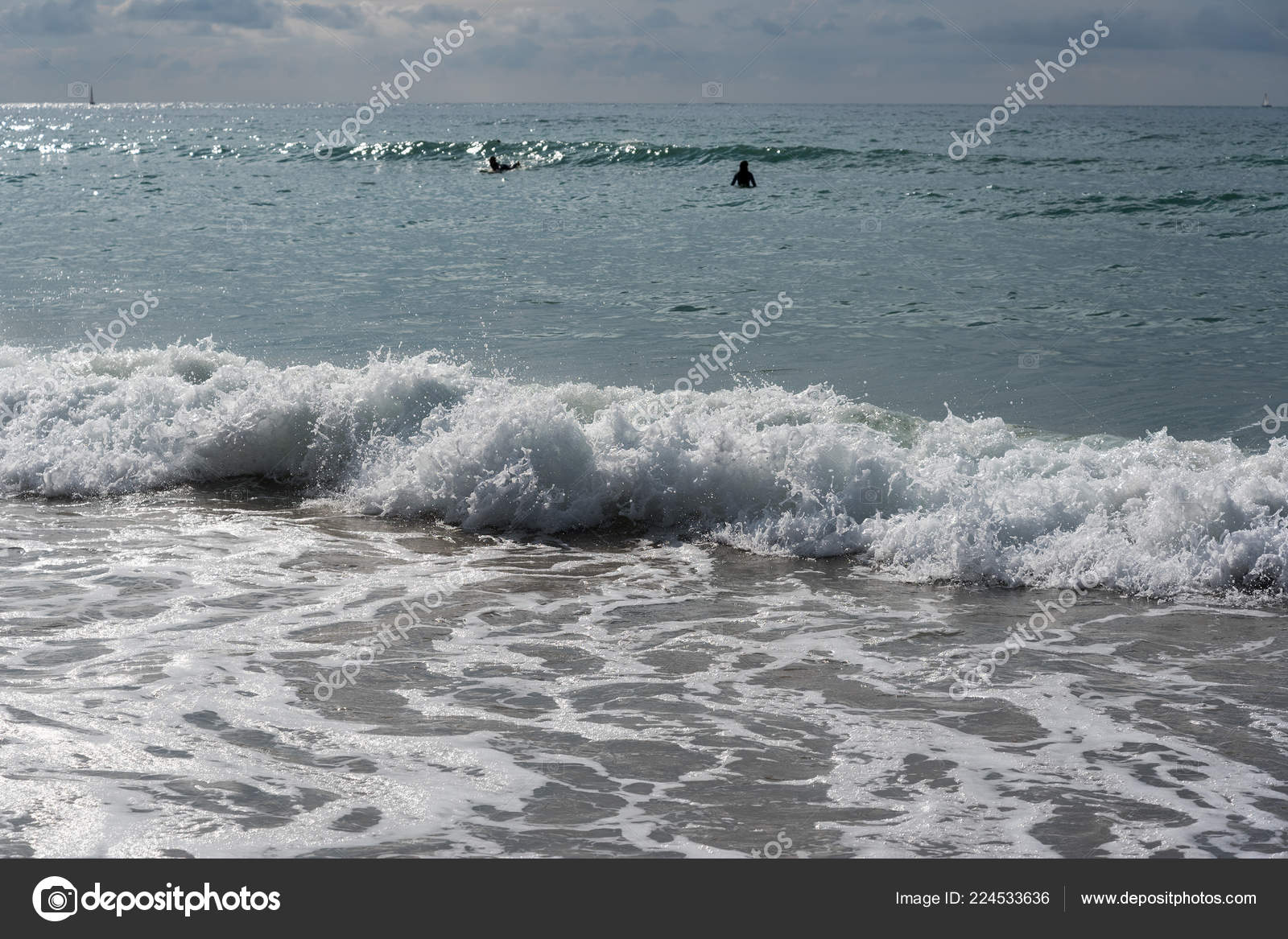 Foamy Atlantic Ocean Wave Beach Sand — Stock Photo © janka3147 #224533636