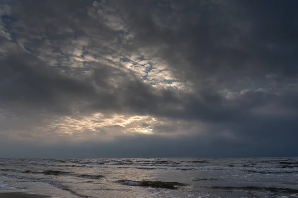 Nuvens Escuras Acima Mar Báltico — Fotografia de Stock