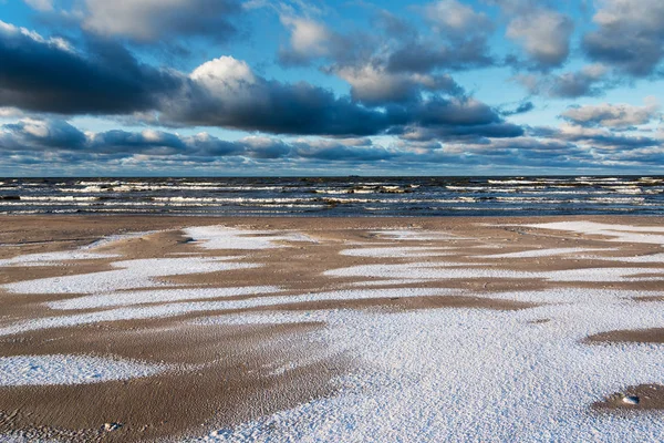 Spiaggia Innevata Del Mar Baltico Inverno Liepaja Lettonia — Foto Stock