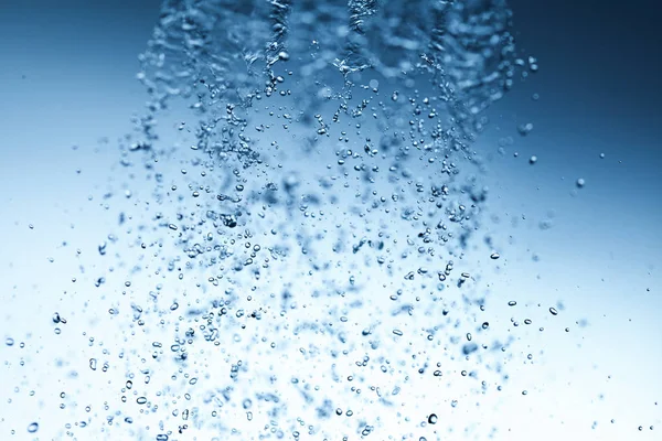 下降的透明水滴 — 图库照片