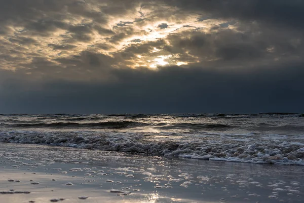 Nubes Oscuras Sobre Mar Báltico —  Fotos de Stock