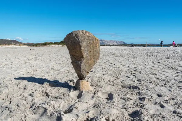 Pietre Equilibrio Sulla Spiaggia Sarda — Foto Stock