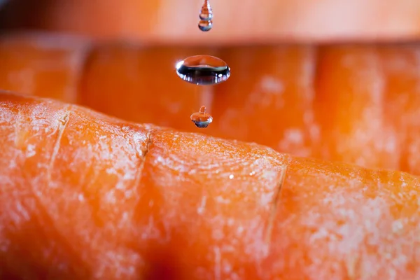 Lavage Des Carottes Dans Cuisine — Photo