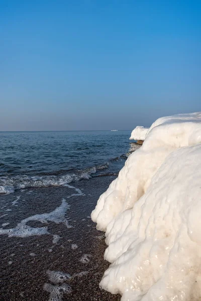 Λιώσιμο Των Πάγων Στις Ακτές Της Βαλτικής Θάλασσας — Φωτογραφία Αρχείου