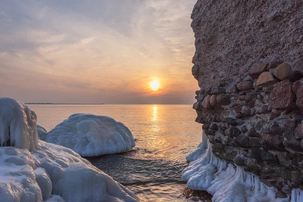 Eis Auf Verlassenen Befestigungsanlagen Der Ostseeküste Winter Abends Liepaja Lettland — Stockfoto