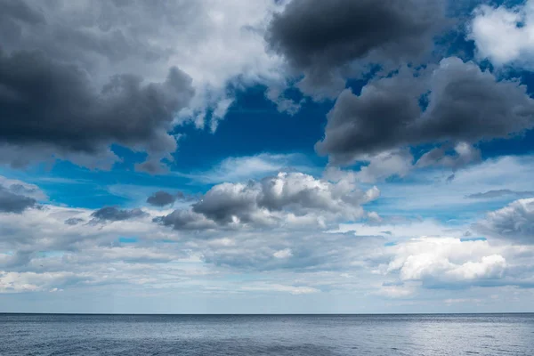Chmury Dramatyczne Morza Bałtyckiego — Zdjęcie stockowe