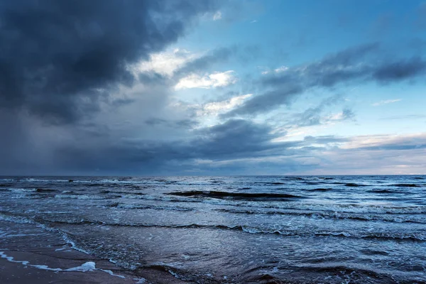 Stormachtige Oostzee Wintertijd — Stockfoto