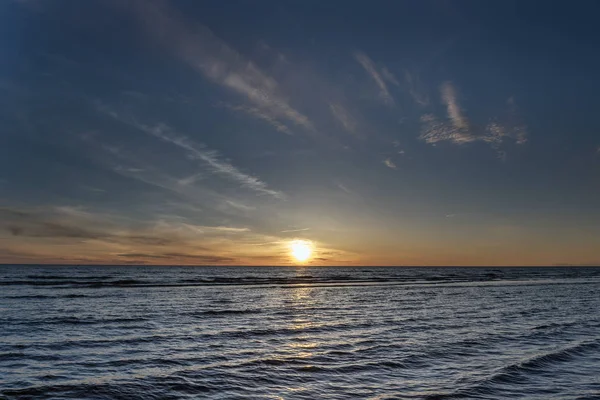 Vue Panoramique Sur Coucher Soleil Dans Mer Baltique Sur Côte — Photo