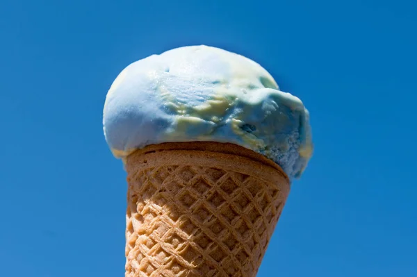 Blue Ice Cream Blue Sky Selective Focus — Stock Photo, Image