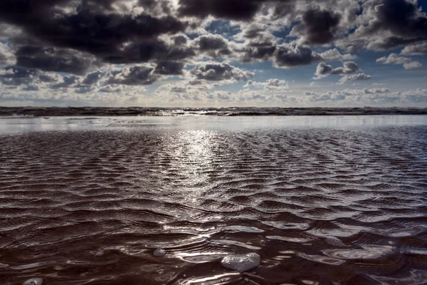 Vista Panorâmica Dia Ventoso Pelo Mar Báltico Liepaja Letónia — Fotografia de Stock