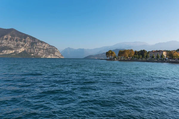 Iseo Gölü Çevresi Içinde Güzel Sonbahar Günü Lombardiya Talya — Stok fotoğraf