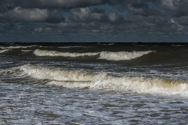 风暴般的波罗的海 拉脱维亚利耶帕亚 — 图库照片