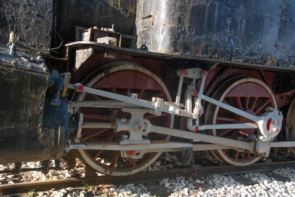 Vista Ravvicinata Delle Vecchie Ruote Della Locomotiva — Foto Stock