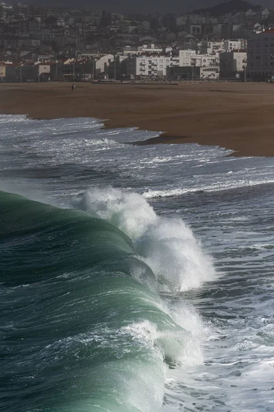 Spashing Atlantische Oceaan Golven Nazare Portugal — Stockfoto