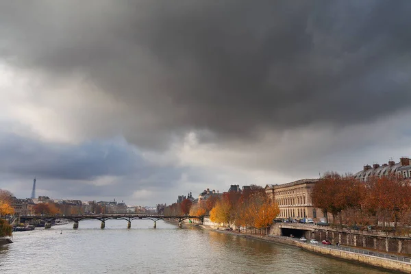 Sekwany Deszczowy Dzień Paryż Francja — Zdjęcie stockowe