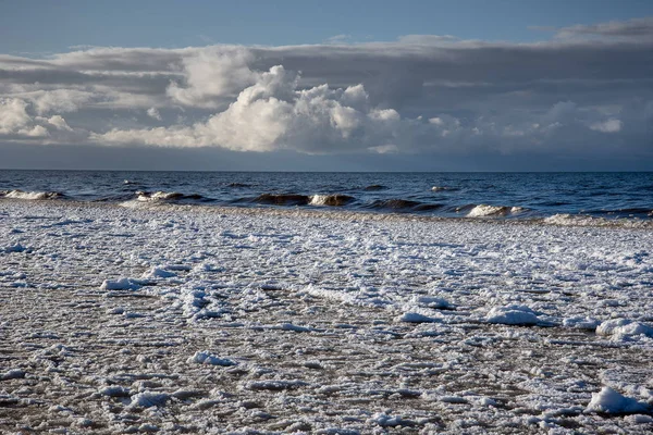 Costa Helada Del Mar Báltico Invierno —  Fotos de Stock